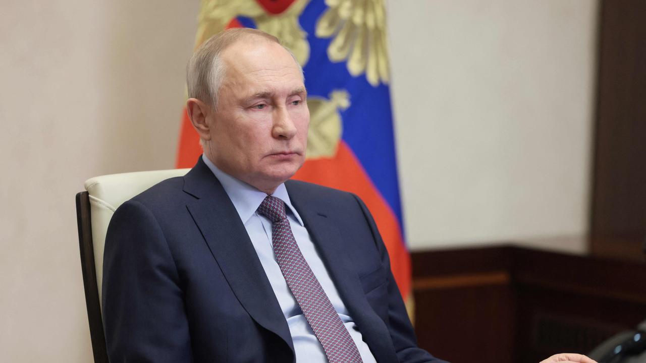 Two Russian officials and allies of Vladimir Putin dead on the same day