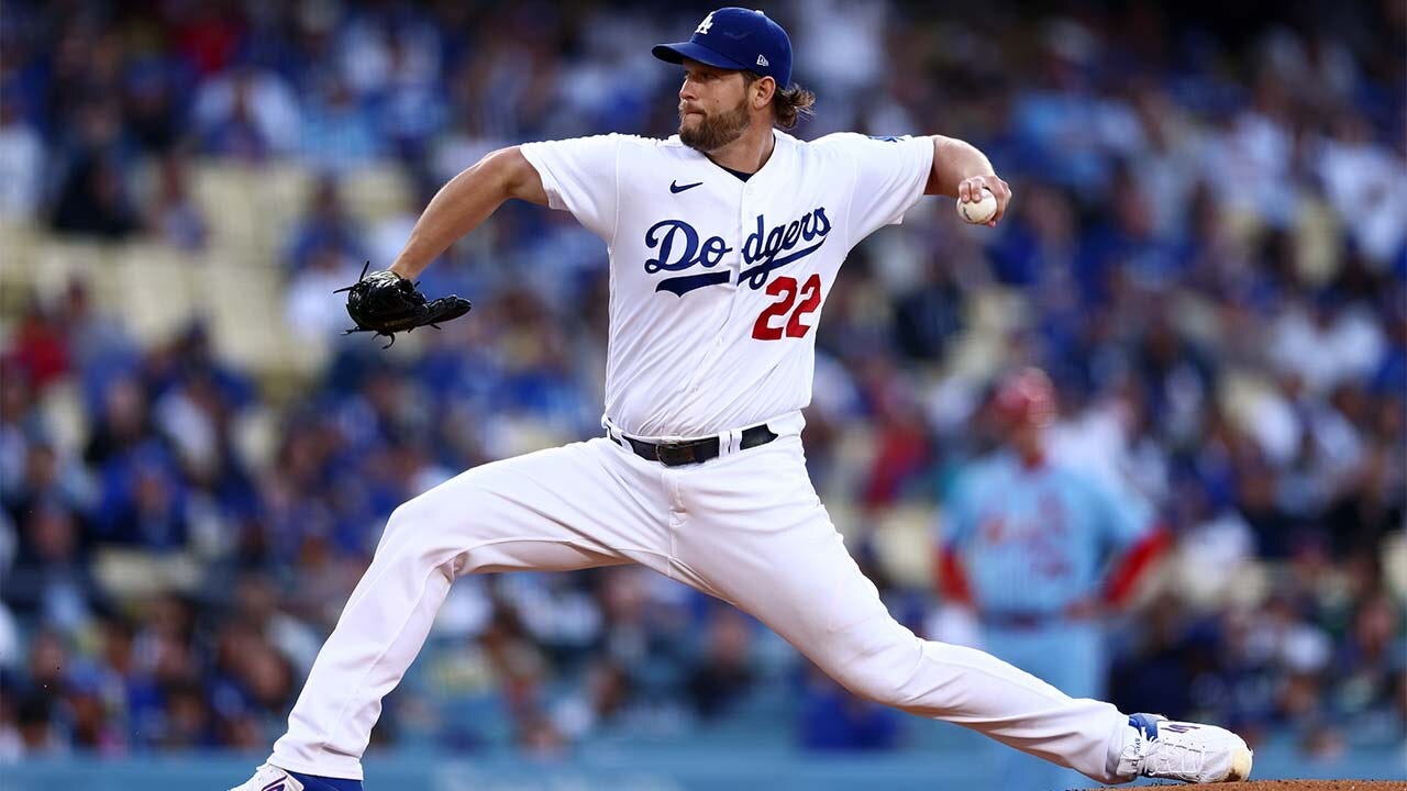 Clayton Kershaw strikes out nine in seven scoreless innings in the Dodgers’ 1-0 victory over the Cardinals