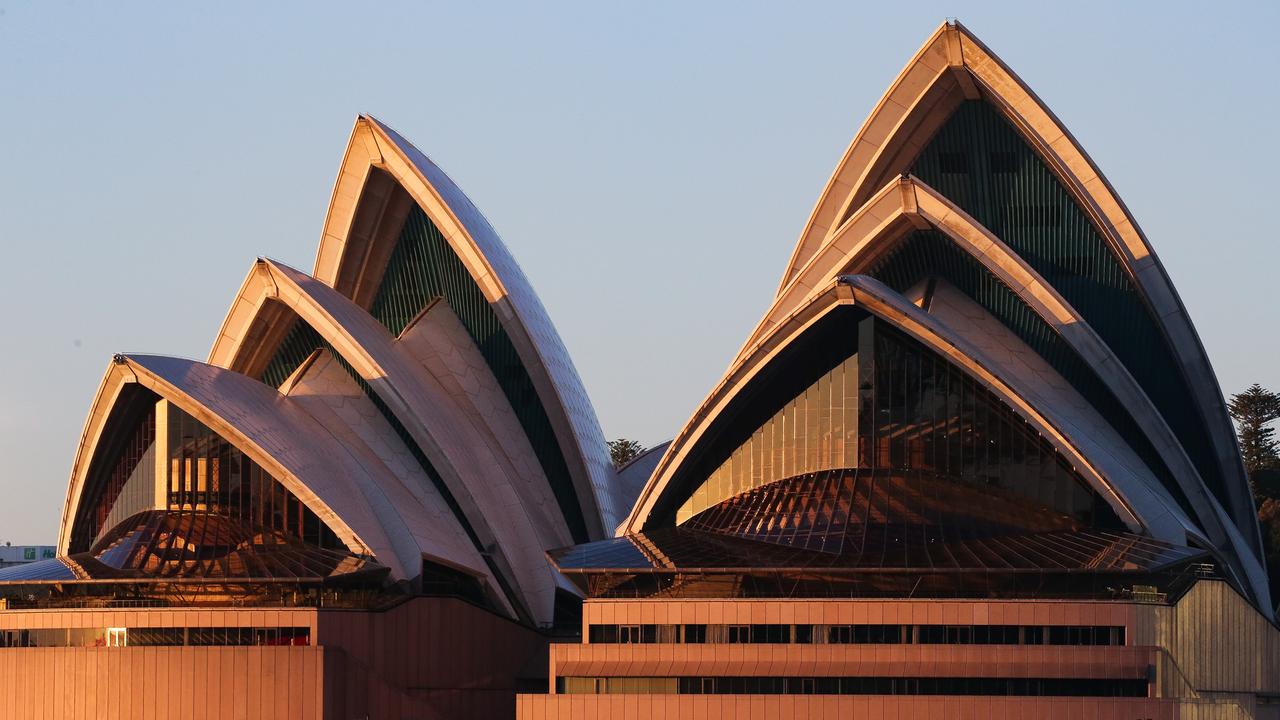 PM says federal government paying to light up Opera House in Indian flag