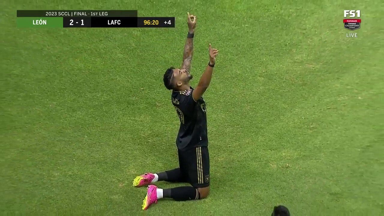 LAFC’s Dénis Bouanga scores a CLUTCH goal in stoppage time to cut the deficit against León