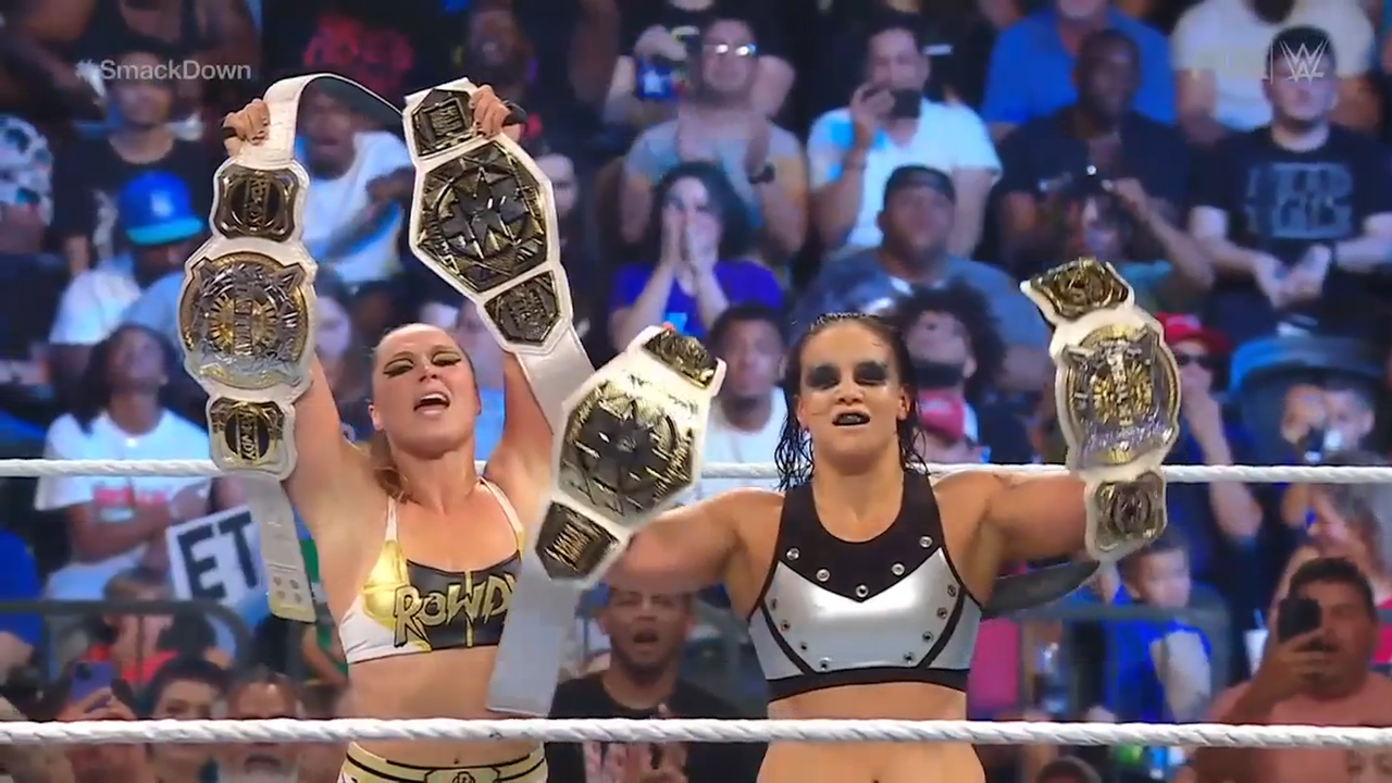 Ronda Rousey & Shayna Baszler defeat Alba Fyre & Isla Dawn to claim the title of the new Unified WWE Women’s Tag Team Champions | WWE on FOX