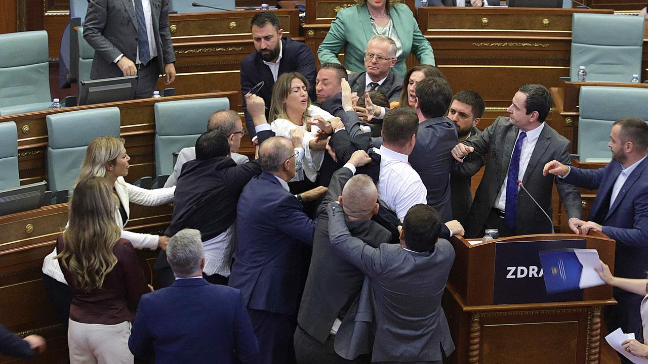 Kosovo: Drink thrown as brawl breaks out in parliament