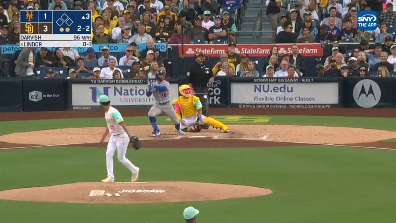 Francisco Lindor CRANKS a solo home run to cut the Mets' deficit against the Padres