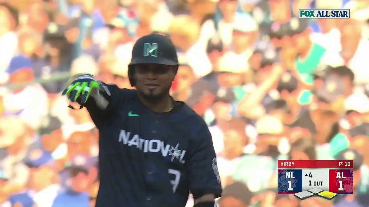 Marlins’ Luis Arráez SMACKS an RBI knock to even the score for the NL against the AL