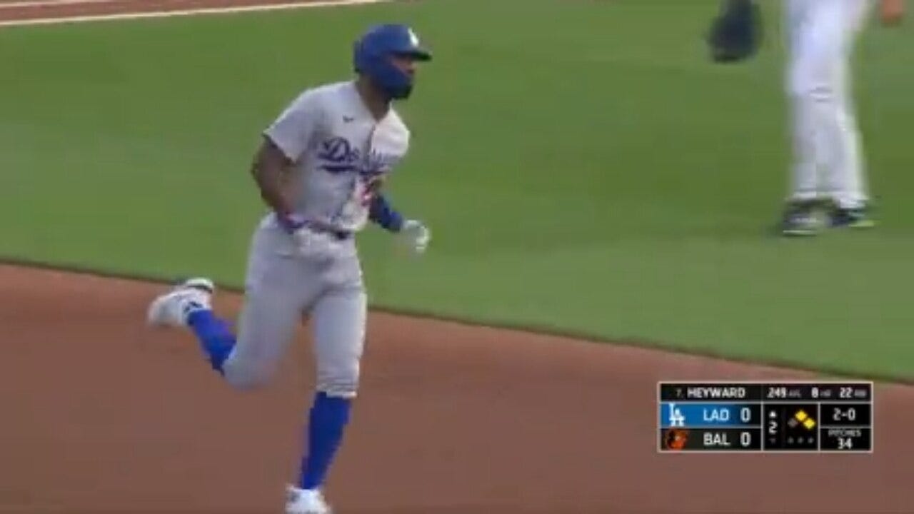 Jason Heyward cranks a three-run home run to give the Dodgers a lead over the Orioles