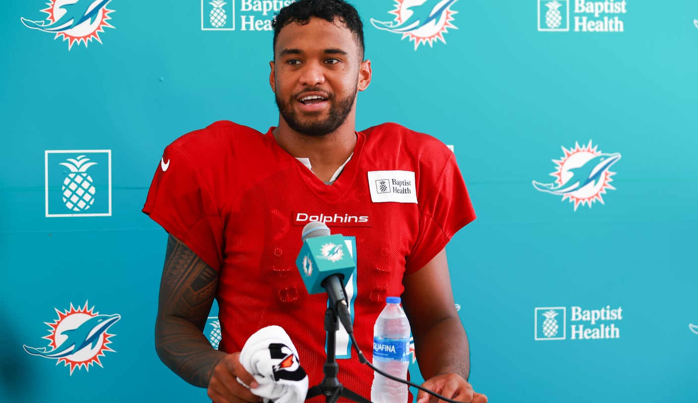 Dolphins QB Tua Tagovailoa challenged reporters to repeat a play call. It didn’t go well