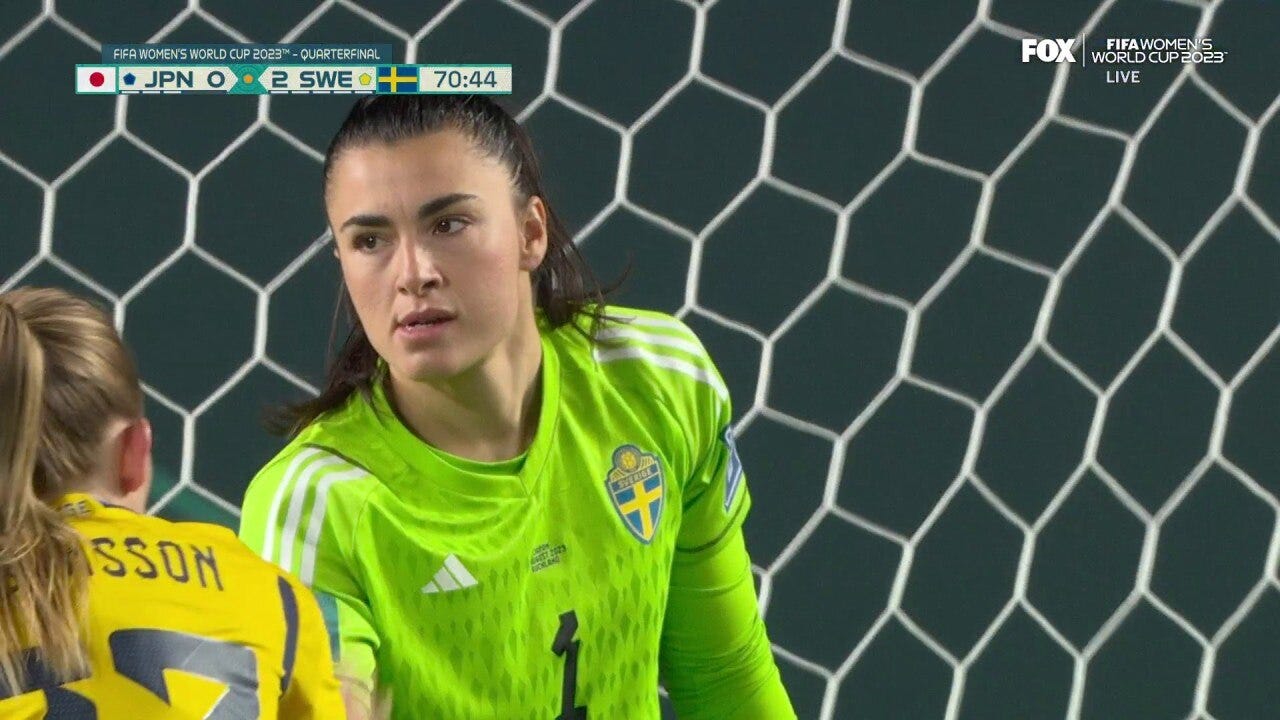 Zecira Musovic blocks a shot on goal to keep Sweden’s lead vs. Japan at 2-0 | 2023 FIFA Women’s World Cup