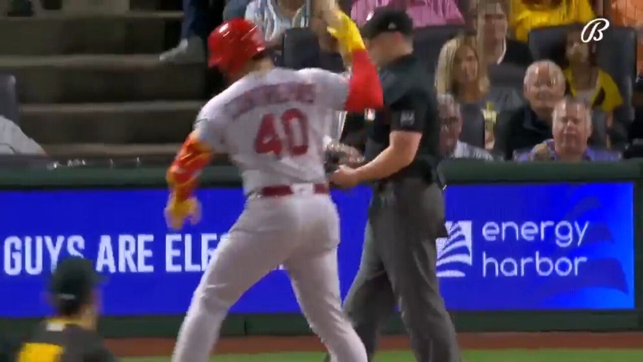 Cardinals' Willson Contreras is ejected vs. the Pirates after arguing balls and strikes with the umpire