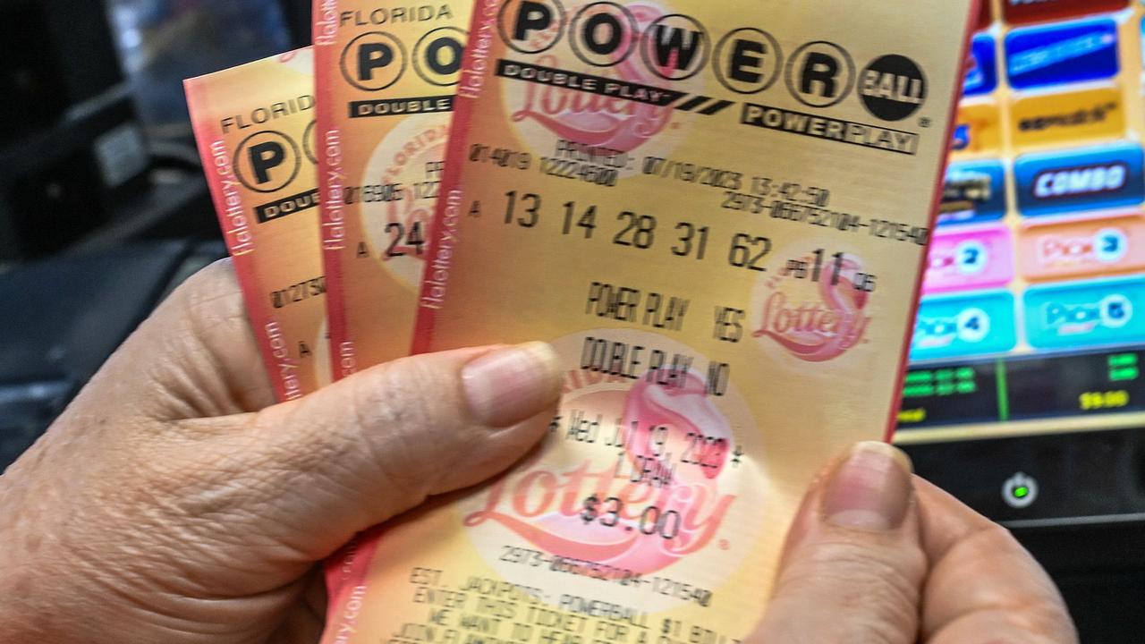 US Powerball: Lottery jackpot passes $1 billion