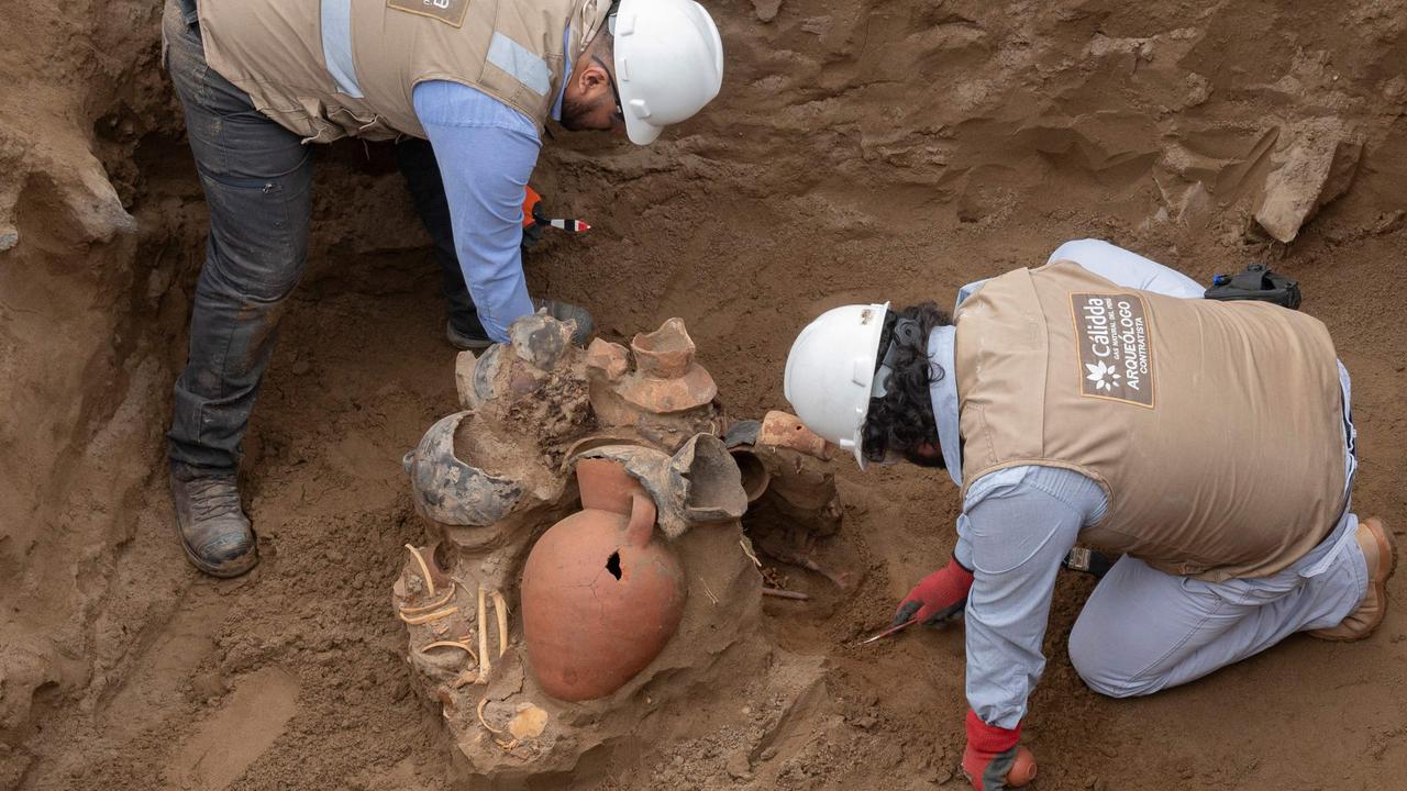 Eight mummies and artefacts uncovered in Peru by gas workers