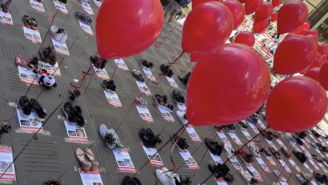 Thousands protest across Sydney and Melbourne in support of Palestine, Israel