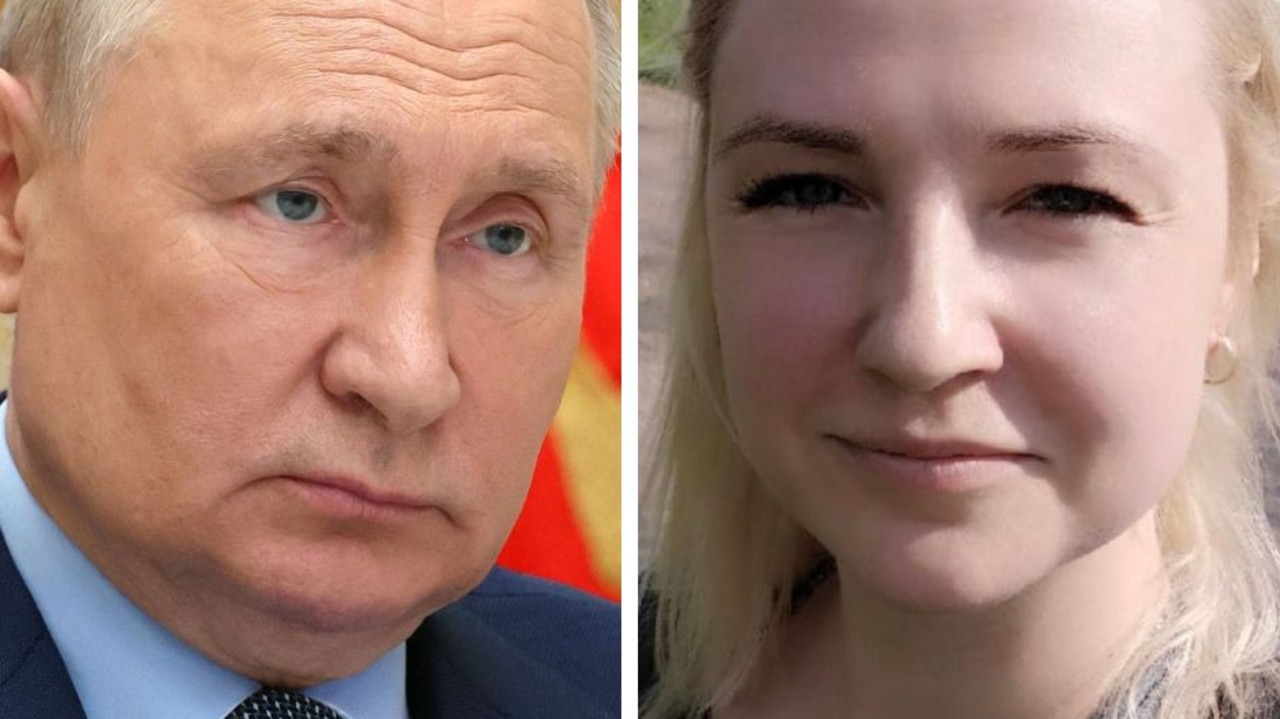 Russia election: Ekaterina Duntsova to challenge Vladimir Putin in 2024