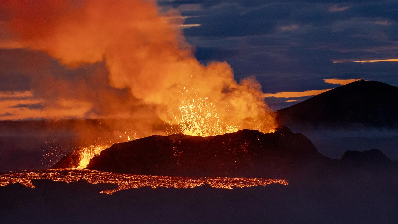 Iceland volcano: ‘Time’s up’ as town evacuated, Blue Lagoon closed, power plant secured