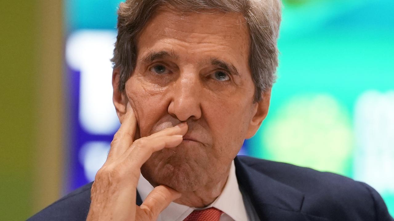 Loud fart sound erupts during John Kerry’s speech at climate panel